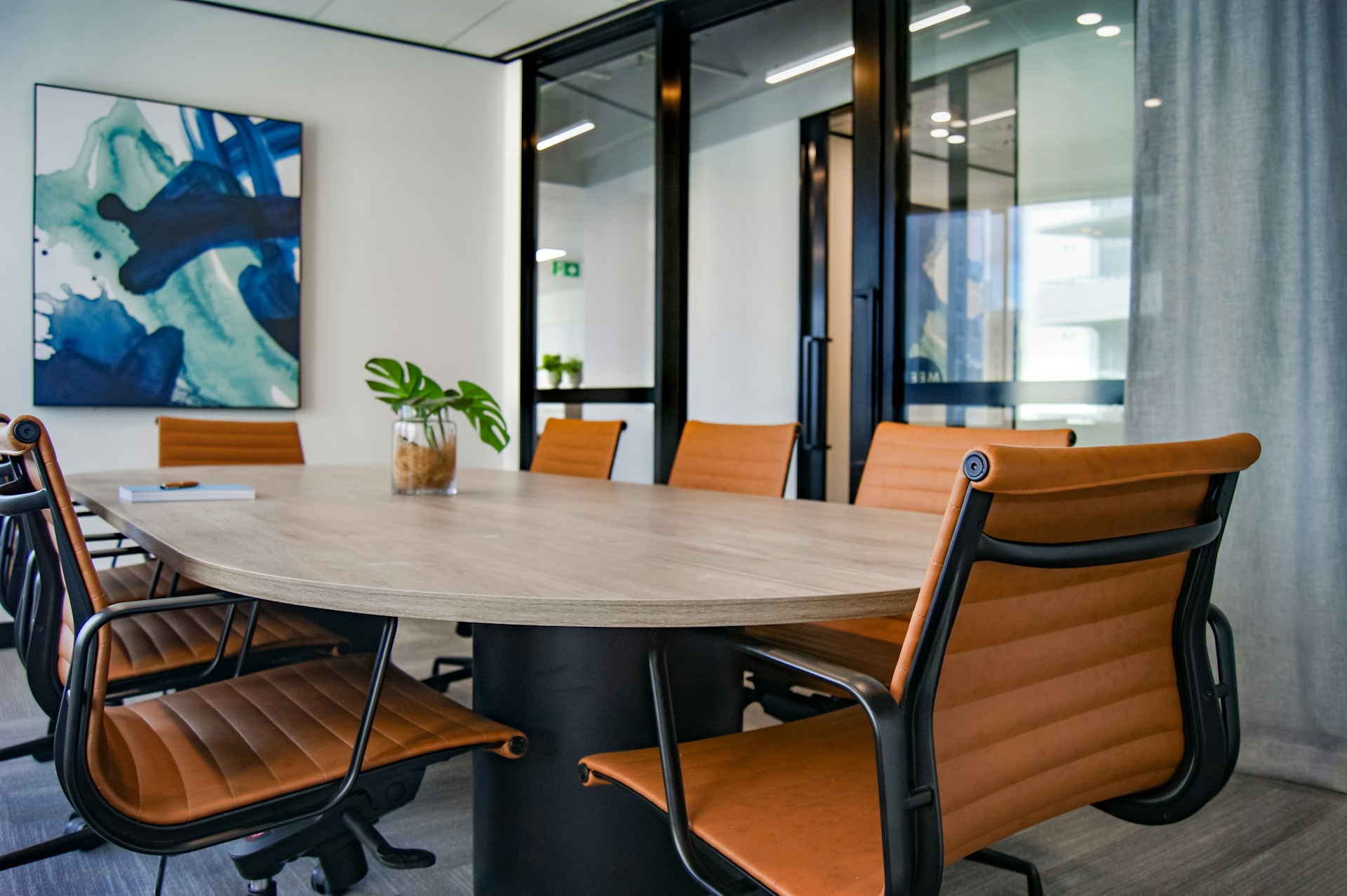 Le rendez-vous de référence pour votre mobilier de bureau, c'est incontestablement usinebureau.com !